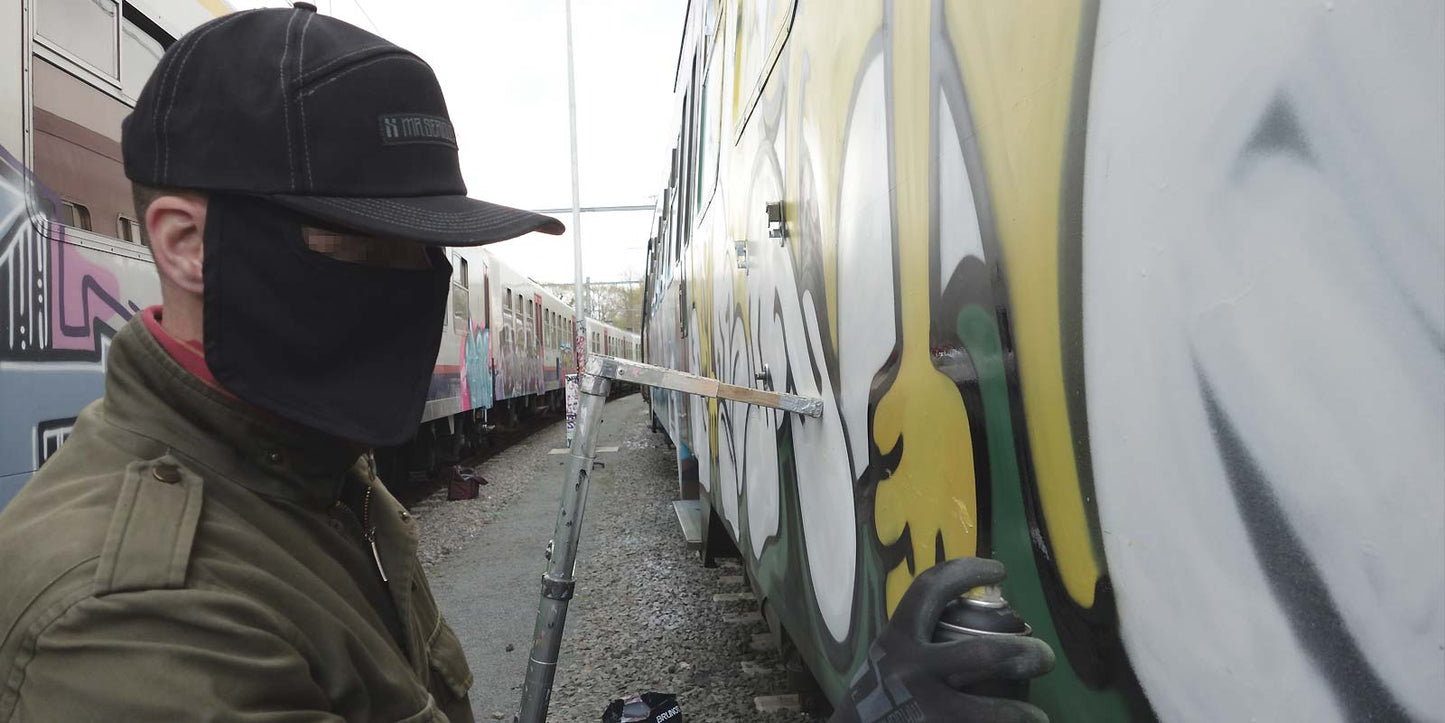 Unknown cap black (Mr.Serious)